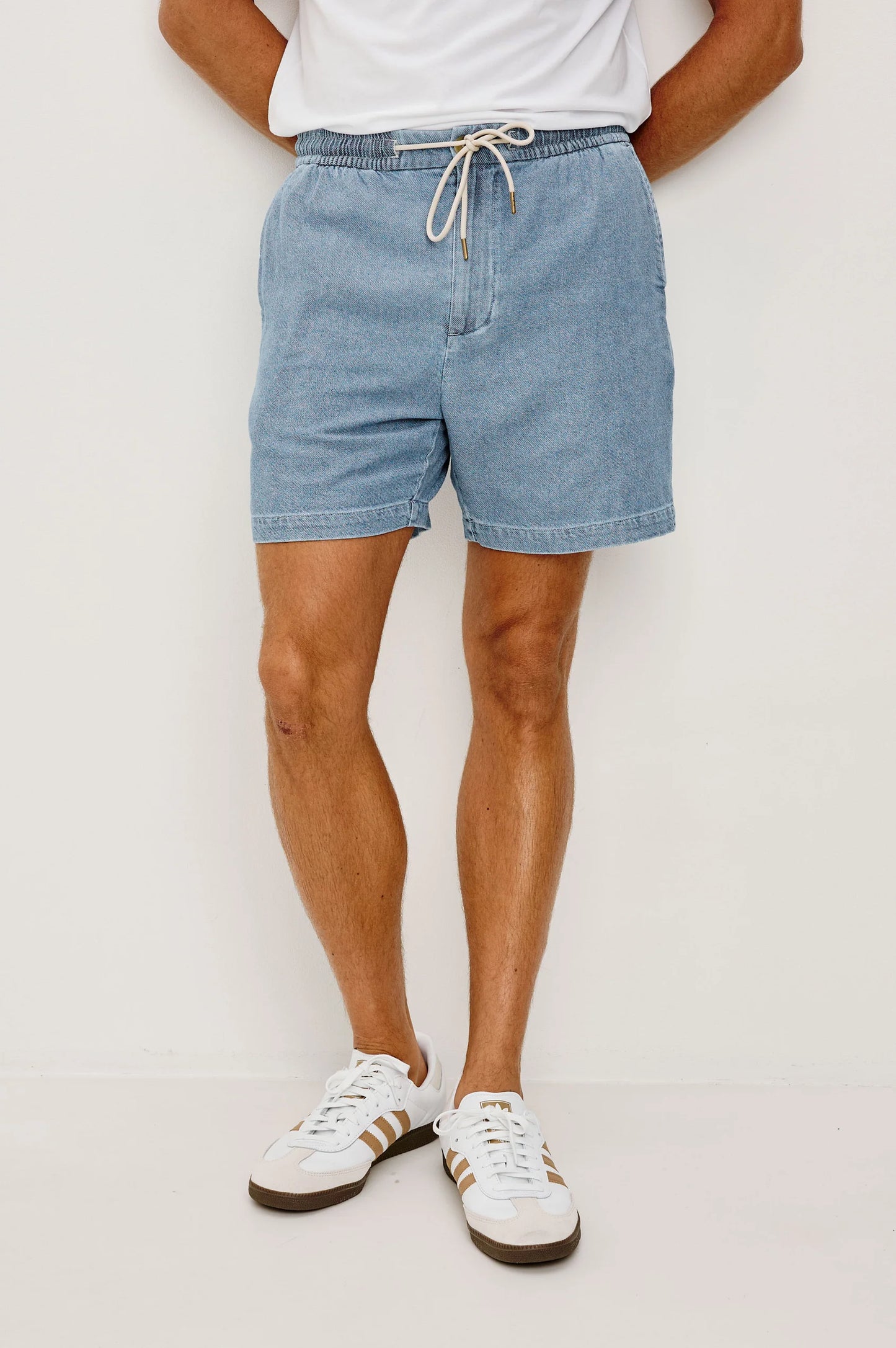 Archer 6" Short in Medium Wash Indigo