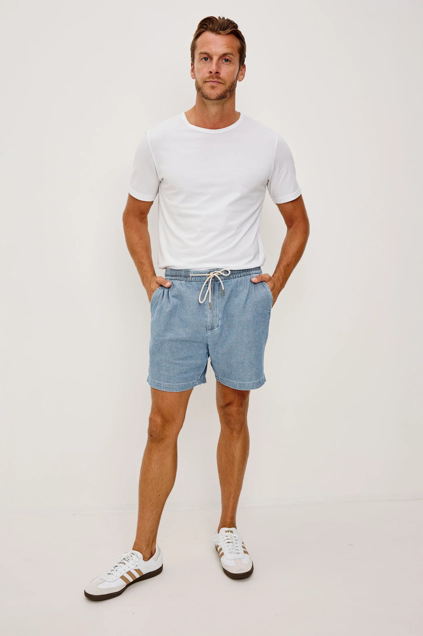 Archer 6" Short in Medium Wash Indigo