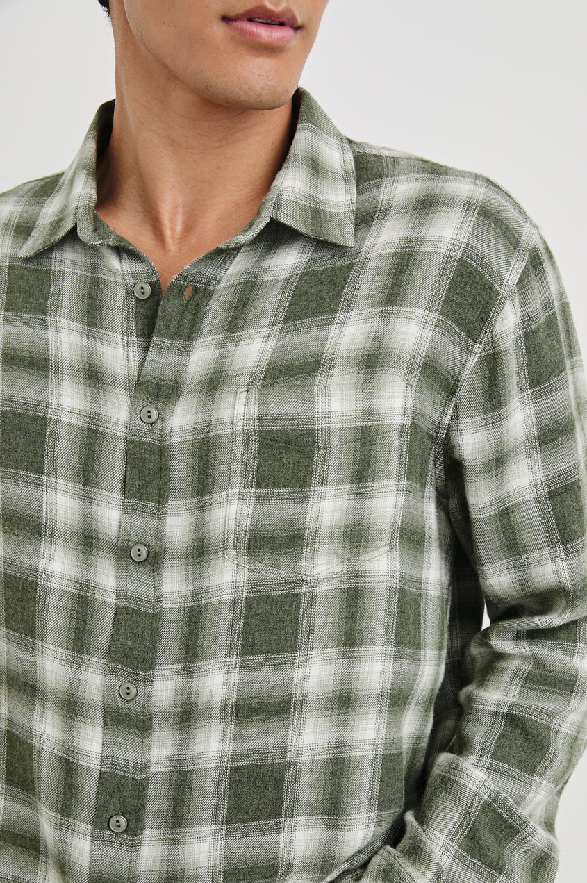 Lennox Shirt in Deep Meadow White