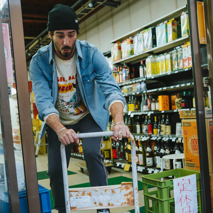 The Wyatt Pearl Snap Long Sleeve in Vintage Denim