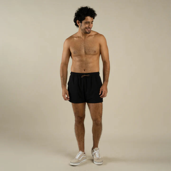 The Cross light Active Short in Black Alondra Brown