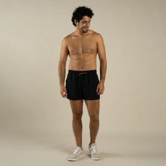 The Cross light Active Short in Black Alondra Brown