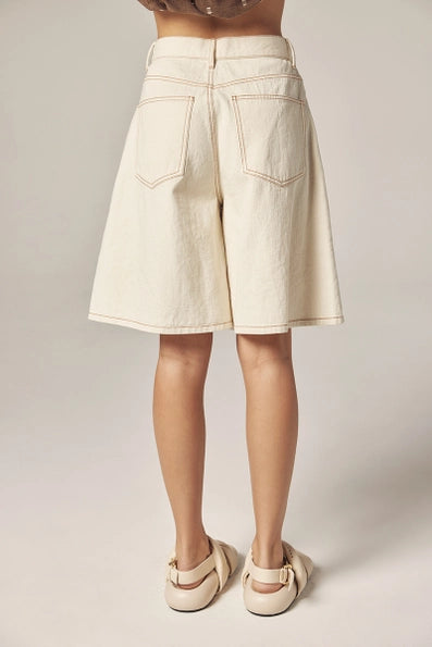 Wide Leg Bermuda Pants in Natural