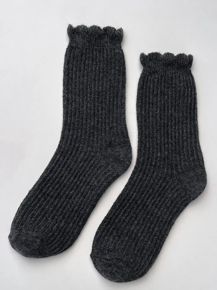 Linen Scallop Socks in Charcoal
