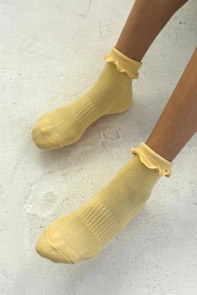Ruffled Hugger Crew Socks in Banana Cream/Red